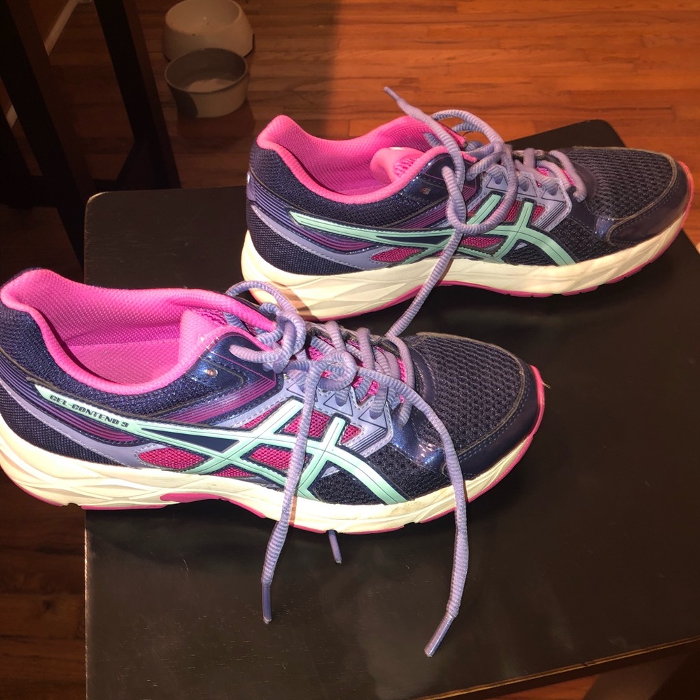 ASICS - Picture 2 of 3